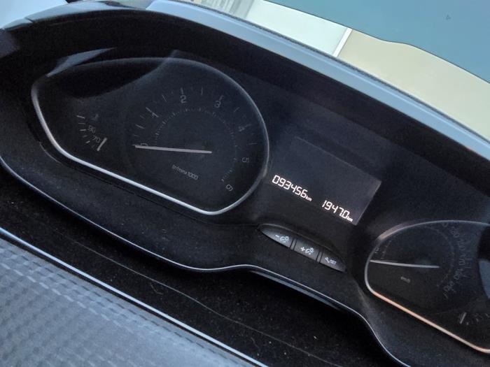 Peugeot 2008 1.6 Blue HDi 75 Sloopvoertuig (2016, Groen)