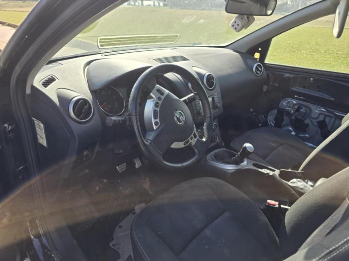 Nissan Qashqai 1.6 dCi Pure Drive Sloopvoertuig (2011, Zwart)