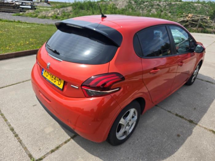 Peugeot 208 I 1.2 Vti 12V PureTech 82 Sloopvoertuig (2016, Oranje)