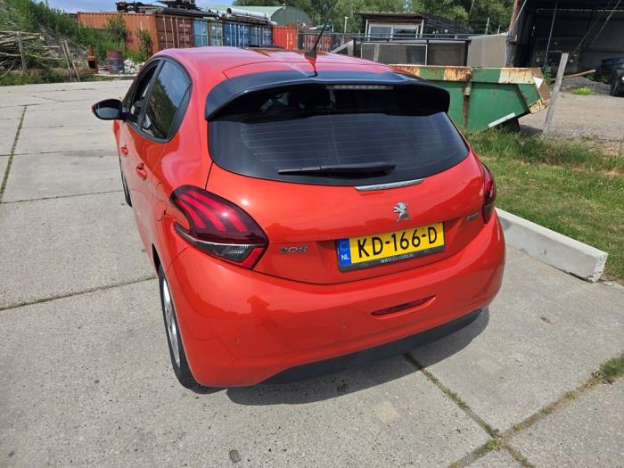 Peugeot 208 I 1.2 Vti 12V PureTech 82 Sloopvoertuig (2016, Oranje)