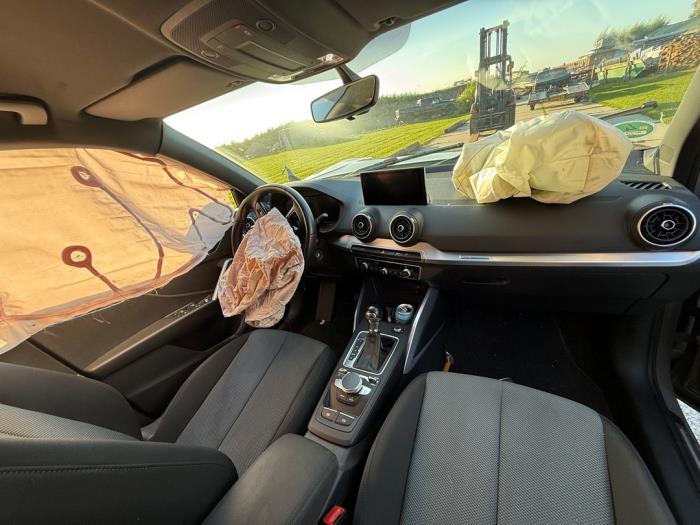 Audi Q2 1.4 TFSI 16V Sloopvoertuig (2017, Grijs)