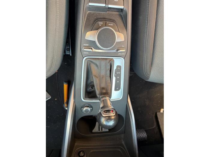 Audi Q2 1.4 TFSI 16V Sloopvoertuig (2017, Grijs)