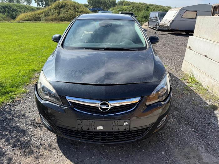 Opel Astra J 1.4 Turbo 16V Sloopvoertuig (2011, Zwart)