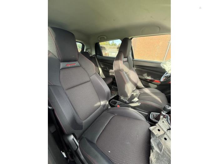 Suzuki Swift 1.4 Booster Jet Sport Turbo 16V Sloopvoertuig (2019, Zwart)