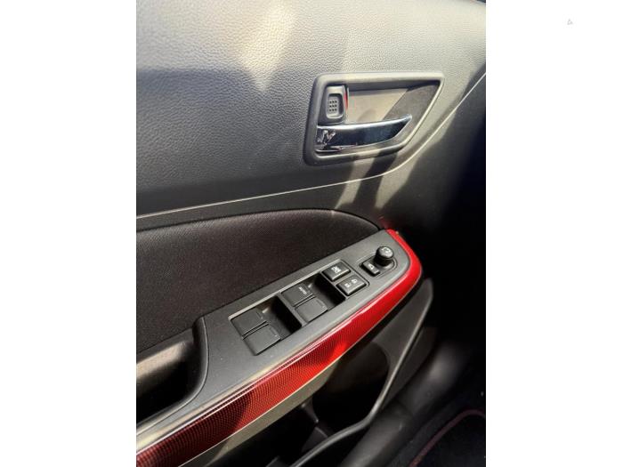 Suzuki Swift 1.4 Booster Jet Sport Turbo 16V Sloopvoertuig (2019, Zwart)