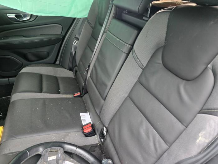 Volvo V60 II 2.0 B4 16V Mild Hybrid Geartronic Sloopvoertuig (2021, Grijs)