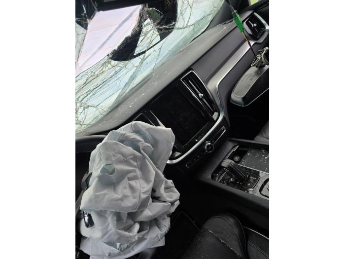 Volvo V60 II 2.0 B4 16V Mild Hybrid Geartronic Sloopvoertuig (2021, Grijs)