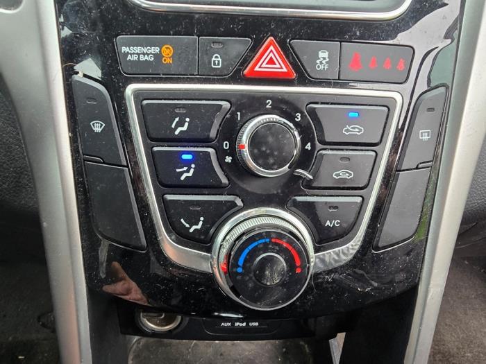 Hyundai i30 1.4 16V Sloopvoertuig (2016, Grijs)