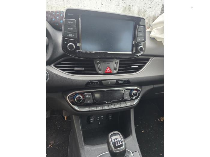 Hyundai i30 1.0 T-GDI 12V Sloopvoertuig (2018, Wit)