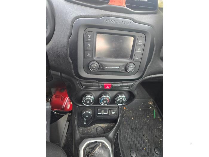 Jeep Renegade 2.0 Mutlijet 140 16V 4x4 Sloopvoertuig (2015, Rood)