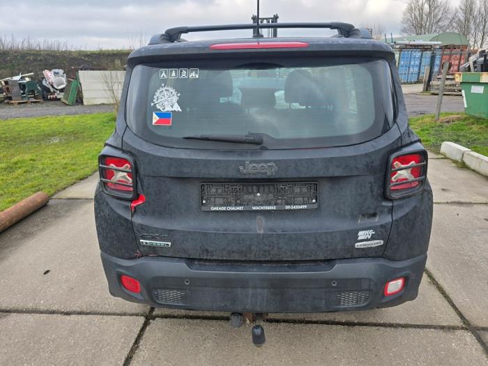 Jeep Renegade 2.0 Mutlijet 140 16V 4x4 Sloopvoertuig (2015, Rood)