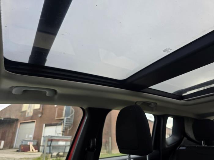 Jeep Renegade 2.0 Mutlijet 140 16V 4x4 Sloopvoertuig (2015, Rood)