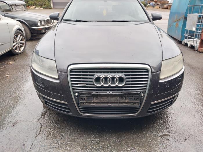 Audi A6 3.0 TDI V6 24V Quattro Sloopvoertuig (2004, Metallic, Grijs)