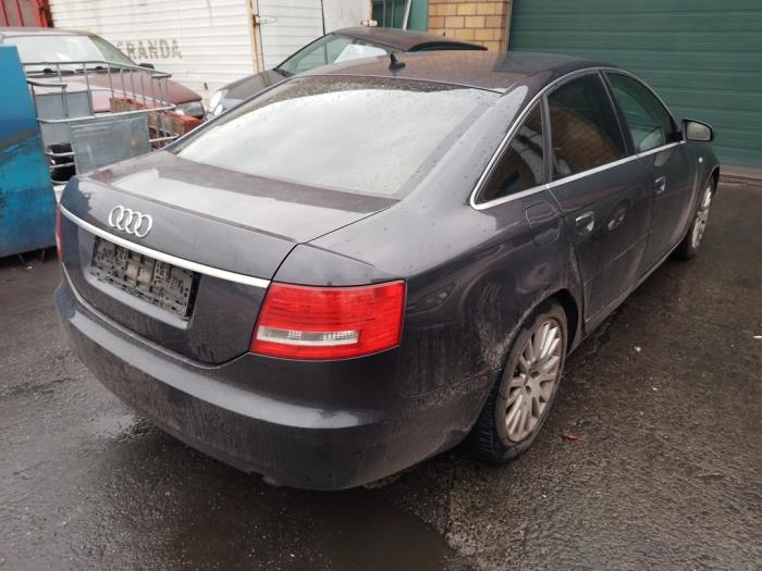Audi A6 3.0 TDI V6 24V Quattro Sloopvoertuig (2004, Metallic, Grijs)
