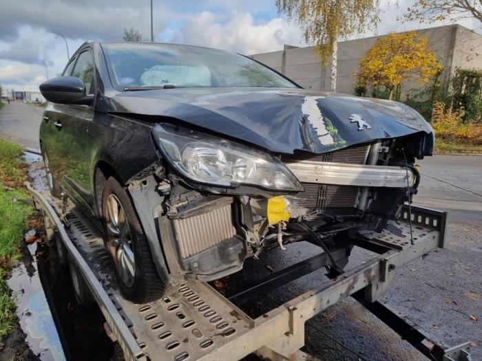 Peugeot 308 SW 1.2 12V e-THP PureTech 130 Sloopvoertuig (2015, Zwart)