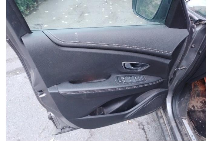 Renault Scénic IV 1.2 TCE 130 16V Sloopvoertuig (2025, Antraciet)