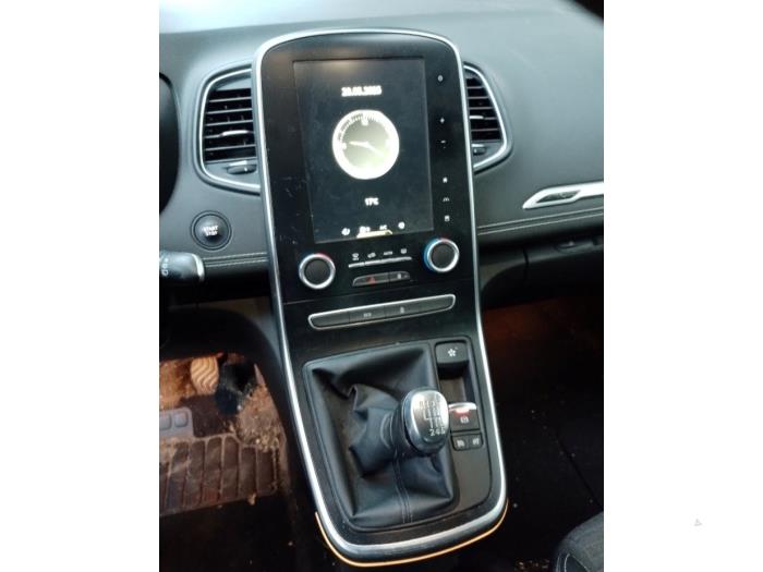 Renault Scénic IV 1.2 TCE 130 16V Sloopvoertuig (2025, Antraciet)