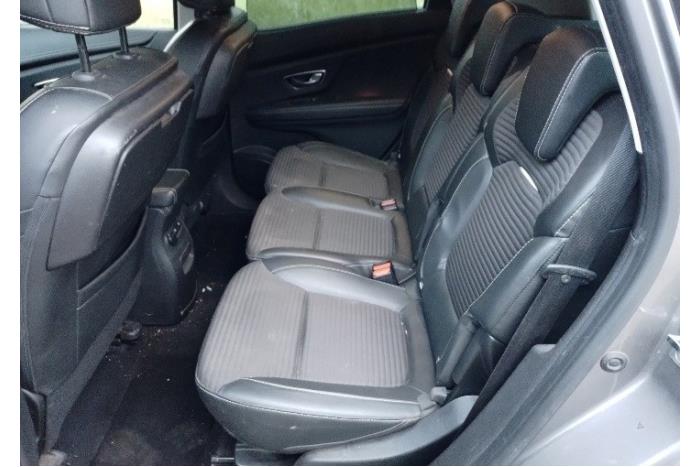 Renault Scénic IV 1.2 TCE 130 16V Sloopvoertuig (2025, Antraciet)