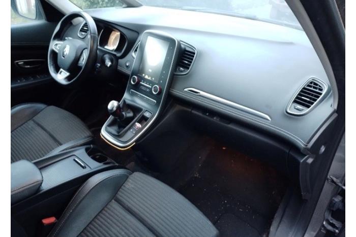 Renault Scénic IV 1.2 TCE 130 16V Sloopvoertuig (2025, Antraciet)