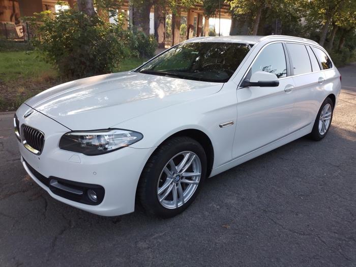 BMW 5 serie Touring 525d 16V Sloopvoertuig (2015, Wit)