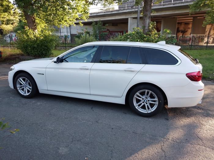 BMW 5 serie Touring 525d 16V Sloopvoertuig (2015, Wit)