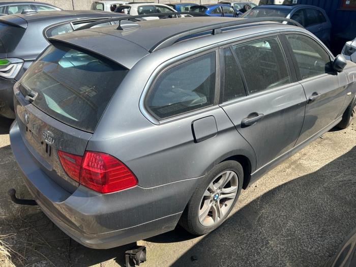 BMW 3 serie Touring 318i 16V Sloopvoertuig (2010, Metallic, Grijs)