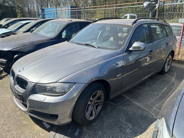 BMW 3 serie Touring 318i 16V Sloopvoertuig (2010, Metallic, Grijs)