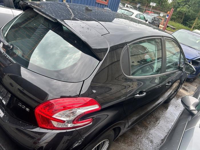 Peugeot 208 I 1.0 Vti 12V PureTech Sloopvoertuig (2013, Metallic, Zwart)