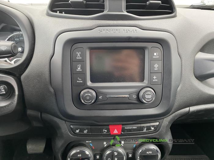 Jeep Renegade 1.4 Multi Air 16V 4x4 Sloopvoertuig (2015, Rood)