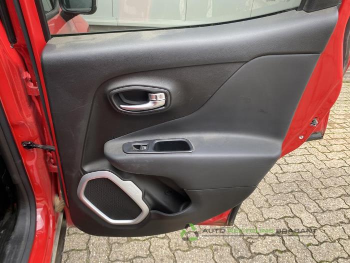 Jeep Renegade 1.4 Multi Air 16V 4x4 Sloopvoertuig (2015, Rood)