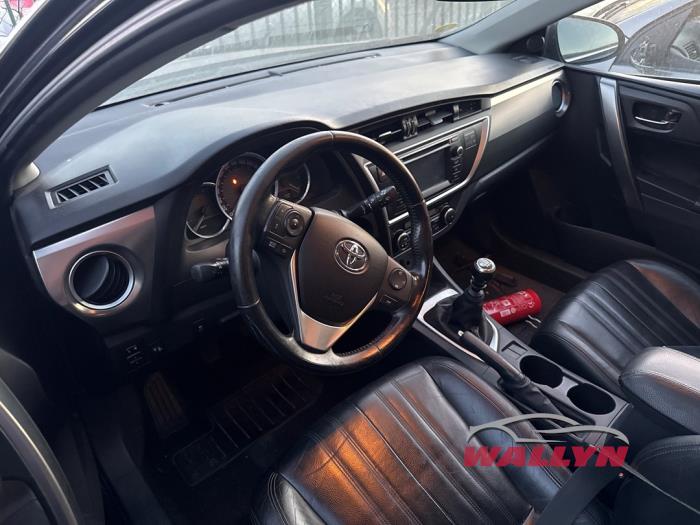 Toyota Auris Touring Sports 1.4 D-4D-F 16V Sloopvoertuig (2013, Zwart)