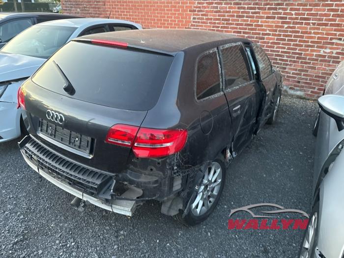 Audi A3 Sportback 1.6 TDI 16V Sloopvoertuig (2010, Grijs)