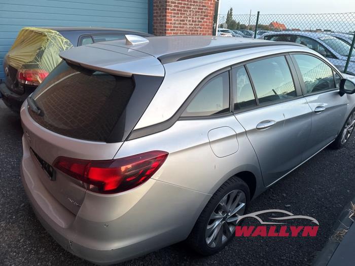 Opel Astra K Sports Tourer 1.6 CDTI 110 16V Sloopvoertuig (2017, Zilver)