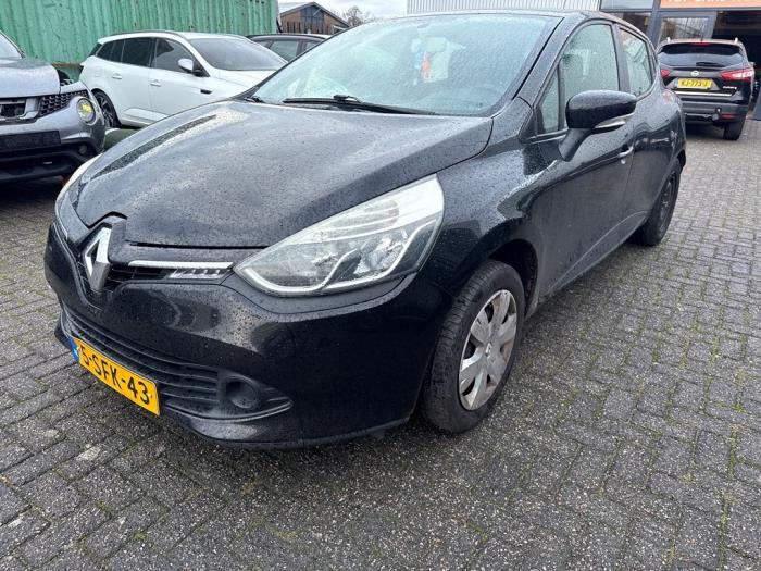 Renault Clio IV 0.9 Energy TCE 90 12V Sloopvoertuig (2013, Metallic, Zwart)