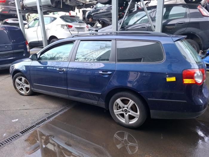 Volkswagen Passat Sloopvoertuig (2006, Blauw)