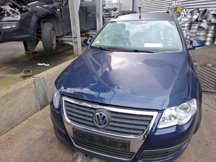 Volkswagen Passat Sloopvoertuig (2006, Blauw)
