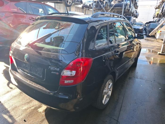 Skoda Fabia II Combi 1.2i 12V Sloopvoertuig (2011, Metallic, Zwart)
