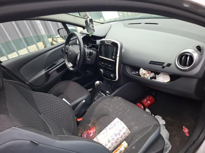 Renault Clio IV 1.2 TCE 16V GT EDC Sloopvoertuig (2015, Metallic, Grijs)